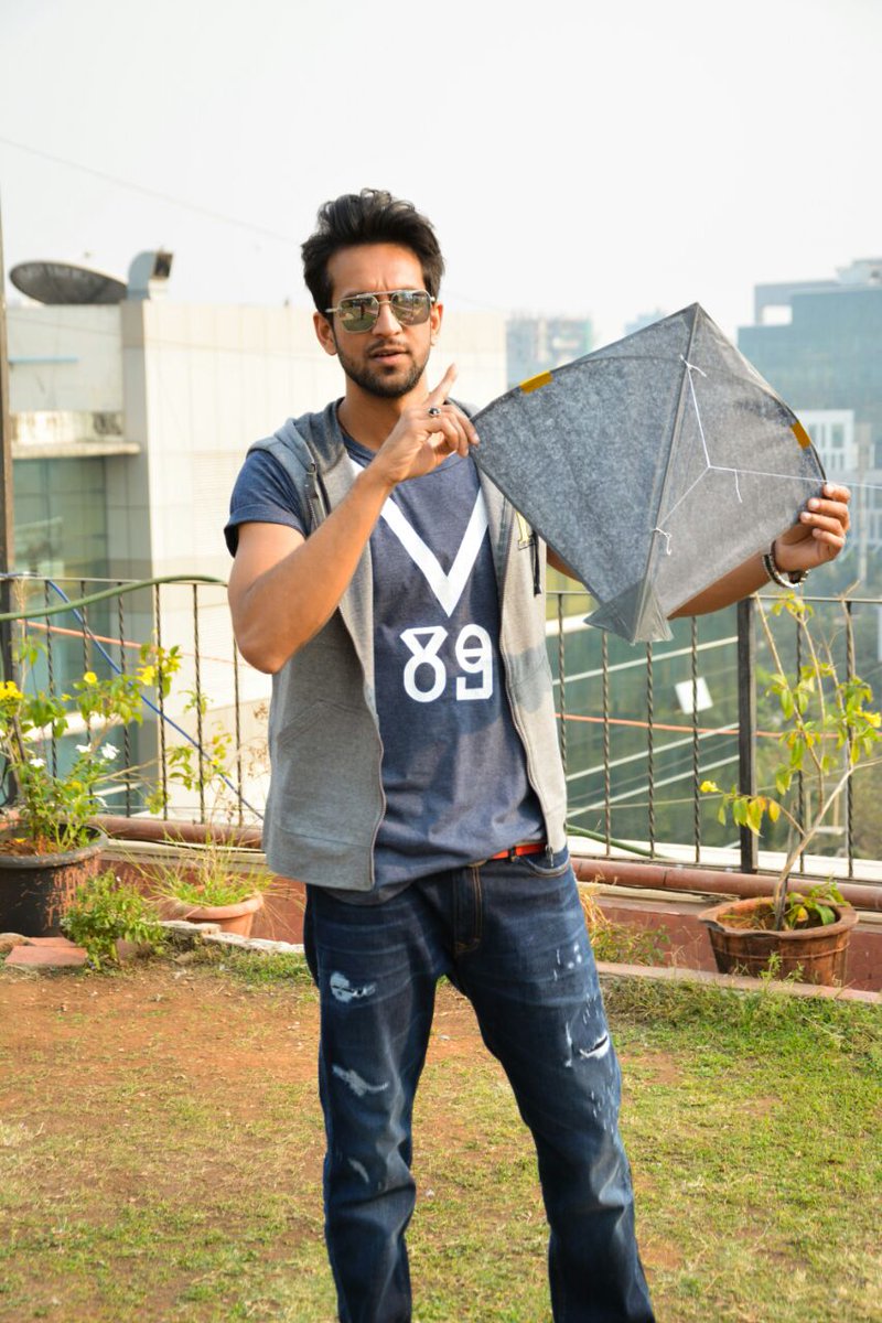 Mohit Madaan remembers 'Childhood' on Makar Sankranti justshowbiz.net/2018/01/mohit-…
#HappyPongal #Pongal #MakarSankranti <a href="/moh1tmadaan/">Mohit Madaan</a>