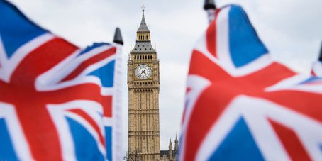 Insight_IE's tweet photo. Royal fever has swept the world! Why not join in on the fun? Discover our favourite trips and experiences in Britain. #InsightMoments https://t.co/hs2L1JfkZB https://t.co/rw0lOoDvbp