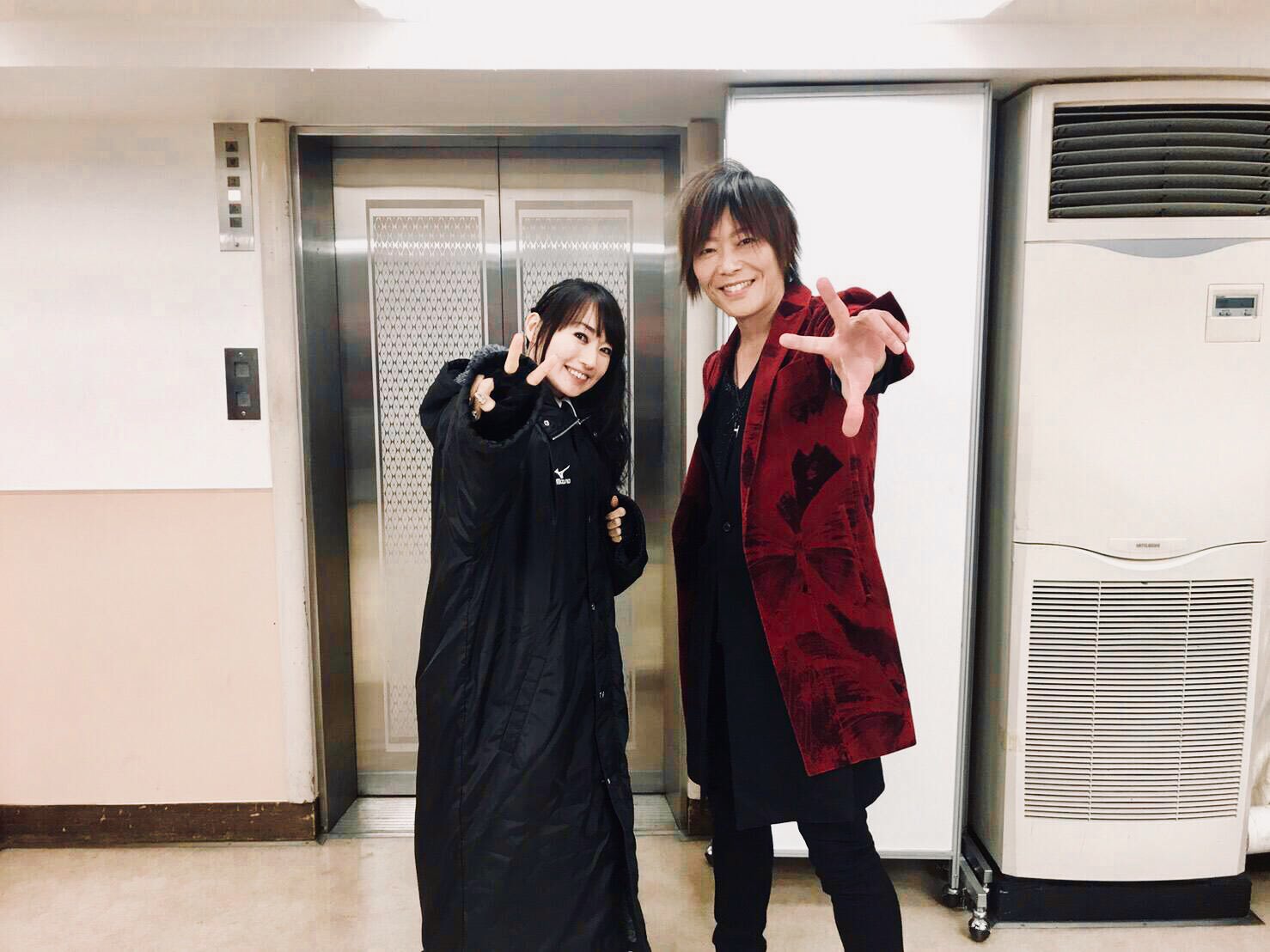 谷山紀章 在 Twitter 上 水樹奈々 嬢の日本武道館日替わりゲスト 3日目の今日はワタクシ谷山紀章でしたー やっとこの方と歌えたぜ ファンの皆も盛り上がってくれてありがとう 俺の中では早くも 伝説です T Co U5wub4xj0u Twitter