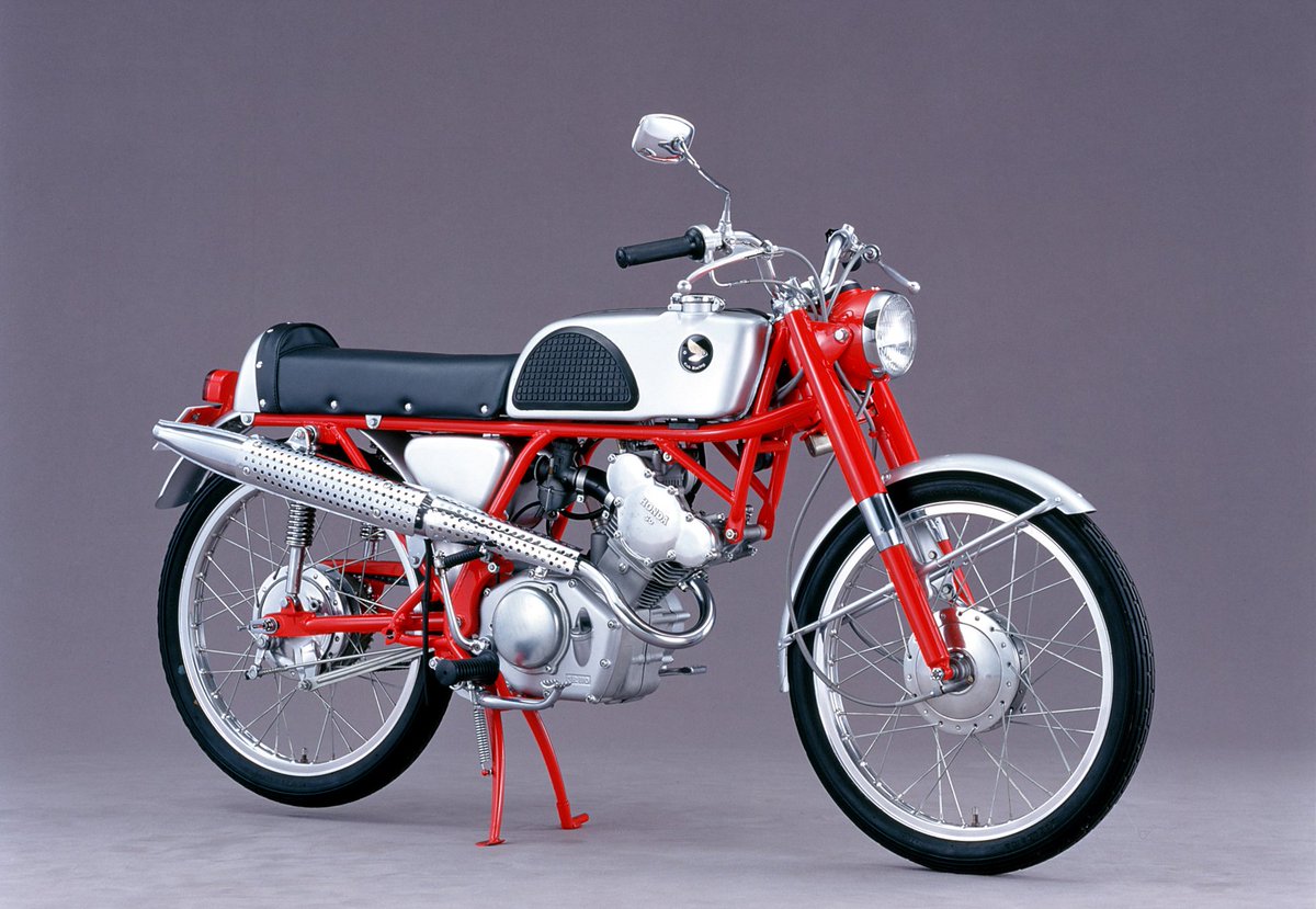 Uzivatel Honda History M J Na Twitteru 歴代ホンダバイク 1960年代 Cr110 Cub Racing 公道仕様 62 1962年6月 新しいクラブマンレース規定 量産市販車ベース に対応 公道用保安部品を装備して限定販売した50cc高性能ロードスポーツモデル 空冷4