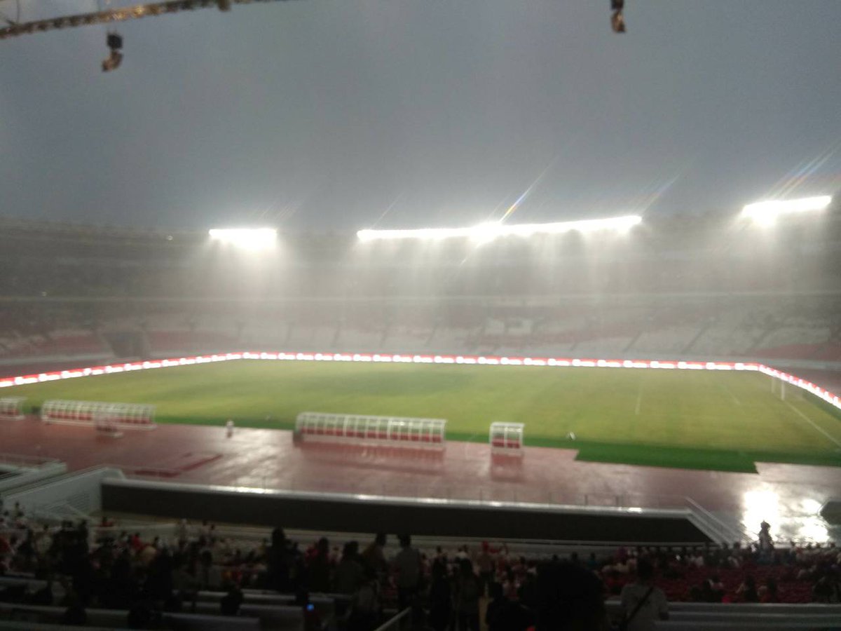 GOAL_ID's tweet photo. Situasi terkini di dalam Stadion SUGBK. 

#timnasday #idnisl #MatchdayGoal https://t.co/3irs1J5UV4