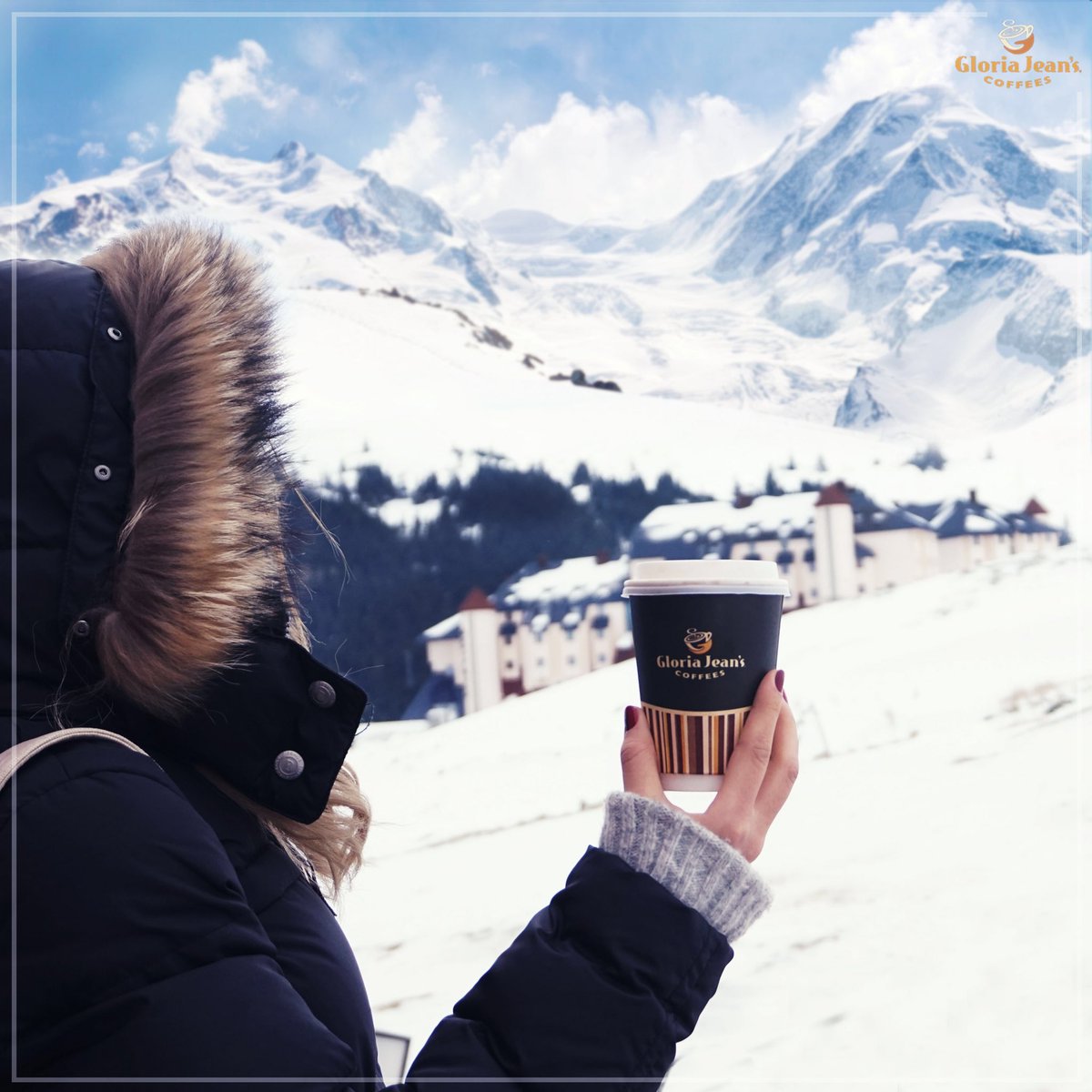 GJCsTurkey's tweet photo. Whitefest başladı ❄️⛷
Sıcacık kahveler için Karinna Otel Gloria Jean’s Coffees standına bekleriz ☕️
#gloriajeanscoffees #gjcsturkey #whitefest2018 https://t.co/N62PY2qxy1