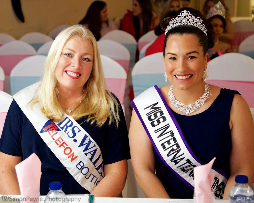 AriixCardiff's tweet photo. Thank you to #MissBeautyUK for inviting me to judge last night. Congratulations to all who took part, winners, organisers, contestants and fellow judges 😘@AriixCardiff @LadyShazShaz https://t.co/L1Qp036lKT