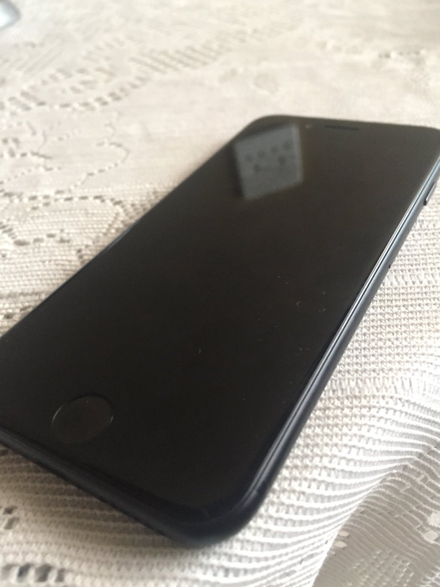 tweetspace1_'s tweet photo. Guys if you know anyone who‘s looking for an iPhone 7 please let me know I’m selling my iPhone 7 128GB Matte Black, still in perfect condition. Need the money for registration. 

Please RT https://t.co/OUgqOpIsx5