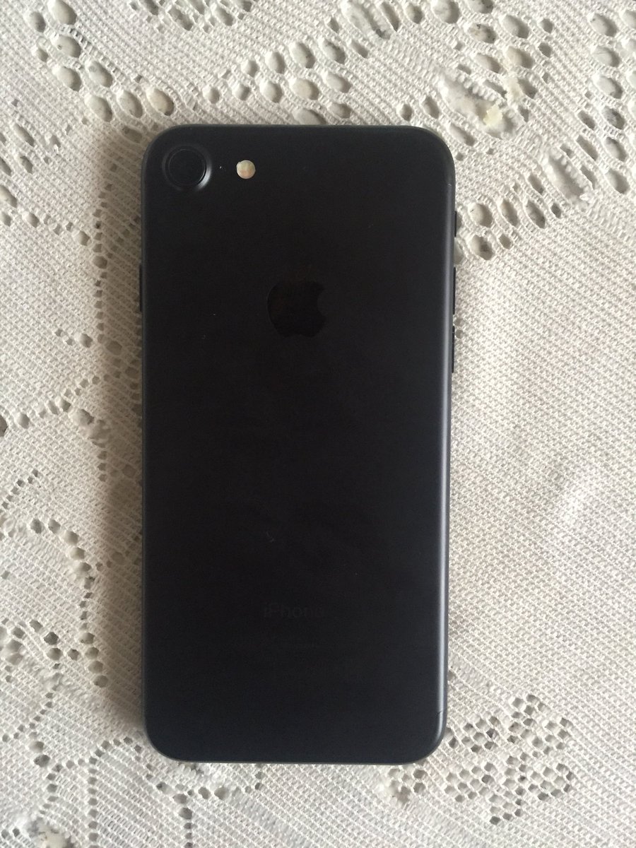 tweetspace1_'s tweet photo. Guys if you know anyone who‘s looking for an iPhone 7 please let me know I’m selling my iPhone 7 128GB Matte Black, still in perfect condition. Need the money for registration. 

Please RT https://t.co/OUgqOpIsx5