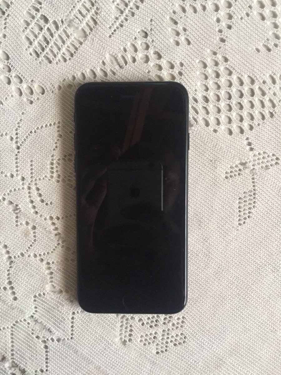 tweetspace1_'s tweet photo. Guys if you know anyone who‘s looking for an iPhone 7 please let me know I’m selling my iPhone 7 128GB Matte Black, still in perfect condition. Need the money for registration. 

Please RT https://t.co/OUgqOpIsx5