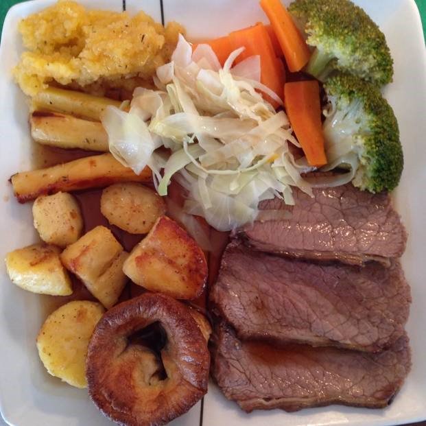 PubPrinceAlbert's tweet photo. Everyone is welcome at our pub, so why not come for a Sunday Roast and bring the whole family! 🍴👨‍👩‍👧‍👦 #sundayroast #copthorne #pubgrub https://t.co/p1uDabsoJ0