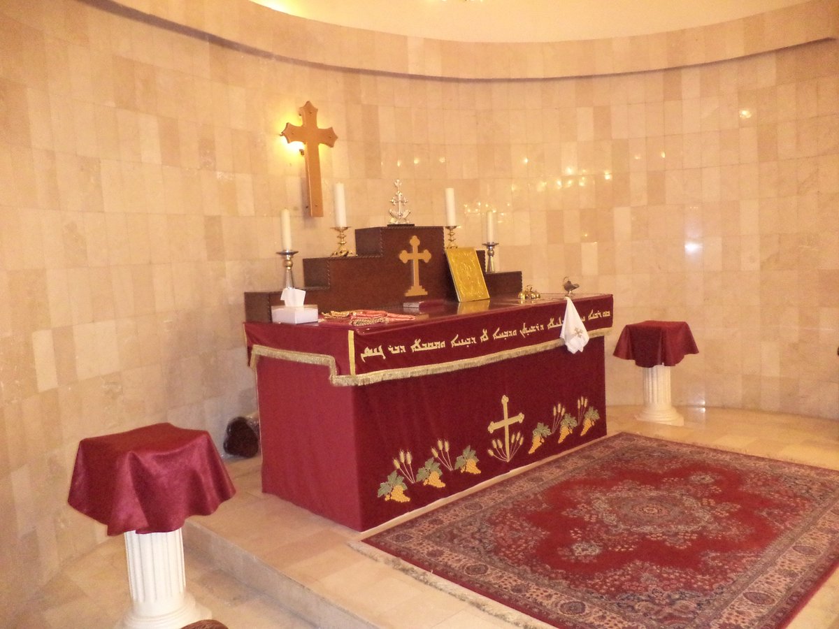 ninosjosephaudi's tweet photo. Altar of Mar Giwargis parish - Assyrian church of the east archdiocese of Lebanon - Sed el bpuchrieh, Beirut.
#Lebanese #lebanon #assyrian #church #east #assyrianchurch #acoe #aceya #StGeorge #beirut #christians #sunday #cross #assyria #middleeast #assyrians https://t.co/t5f1s0dX1e
