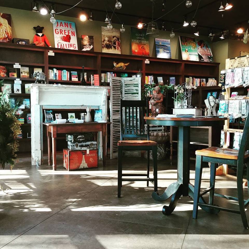 lapitmarketing's tweet photo. Southern Charm-FoxTale Book Shoppe https://t.co/YpIwuXoQs6 via @Layeredpages
#bookshoppe #books #reading #Georgia #FoxTaleBookShoppe https://t.co/hb26JviywP