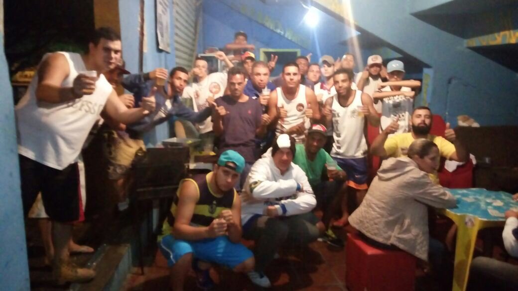 GrenaRaca's tweet photo. Sexta estivemos presente no jogo do São Carlos contra os larajeiros, um grande abraço a Torcida Sancaloucos e Garra Azul da Matonense !!! https://t.co/2uGbU5sKqU
