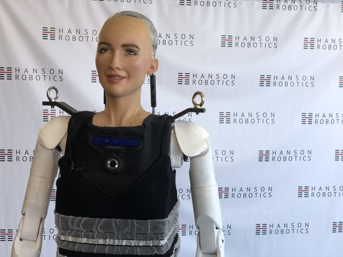 CNET's tweet image. Bust a move with Sophia the robot cnet.co/2Du9LzJ