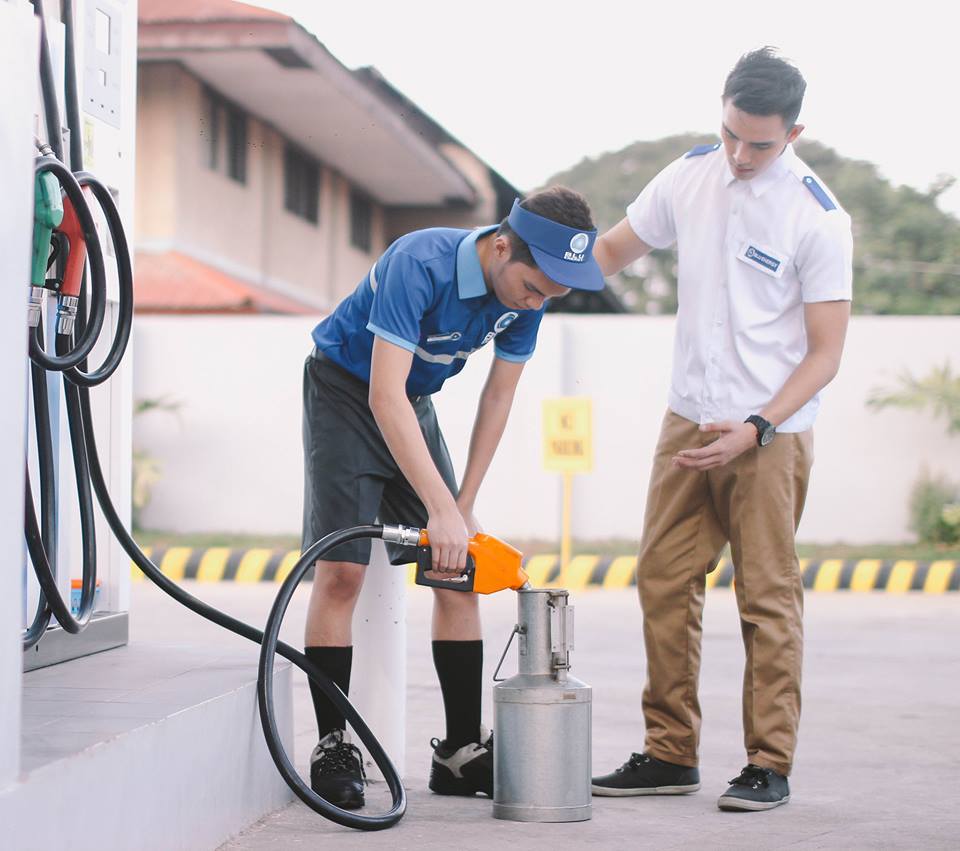 myBluEnergy's tweet photo. Did you know? #BluEnergy Fuels are Euro 4-compliant. They're 10 times cleaner which means cleaner emissions and less pollution in the environment. 🌏 https://t.co/r5XKBJYqiV