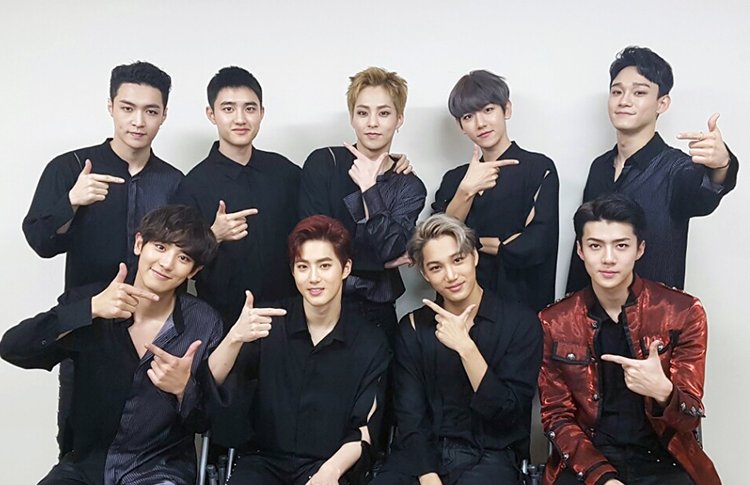 nurhamizahfajr3's tweet photo. Stay with Exo guys💕Keep Calm👌Exo l the best fandom💞We are one❤
#EXOLStayStrong
#ElectricKiss
#EXO_Universe
#iHeartsAwards
#WeAreOne
#아미_밤샘사건_공론화 https://t.co/jp6cVxZcvs
