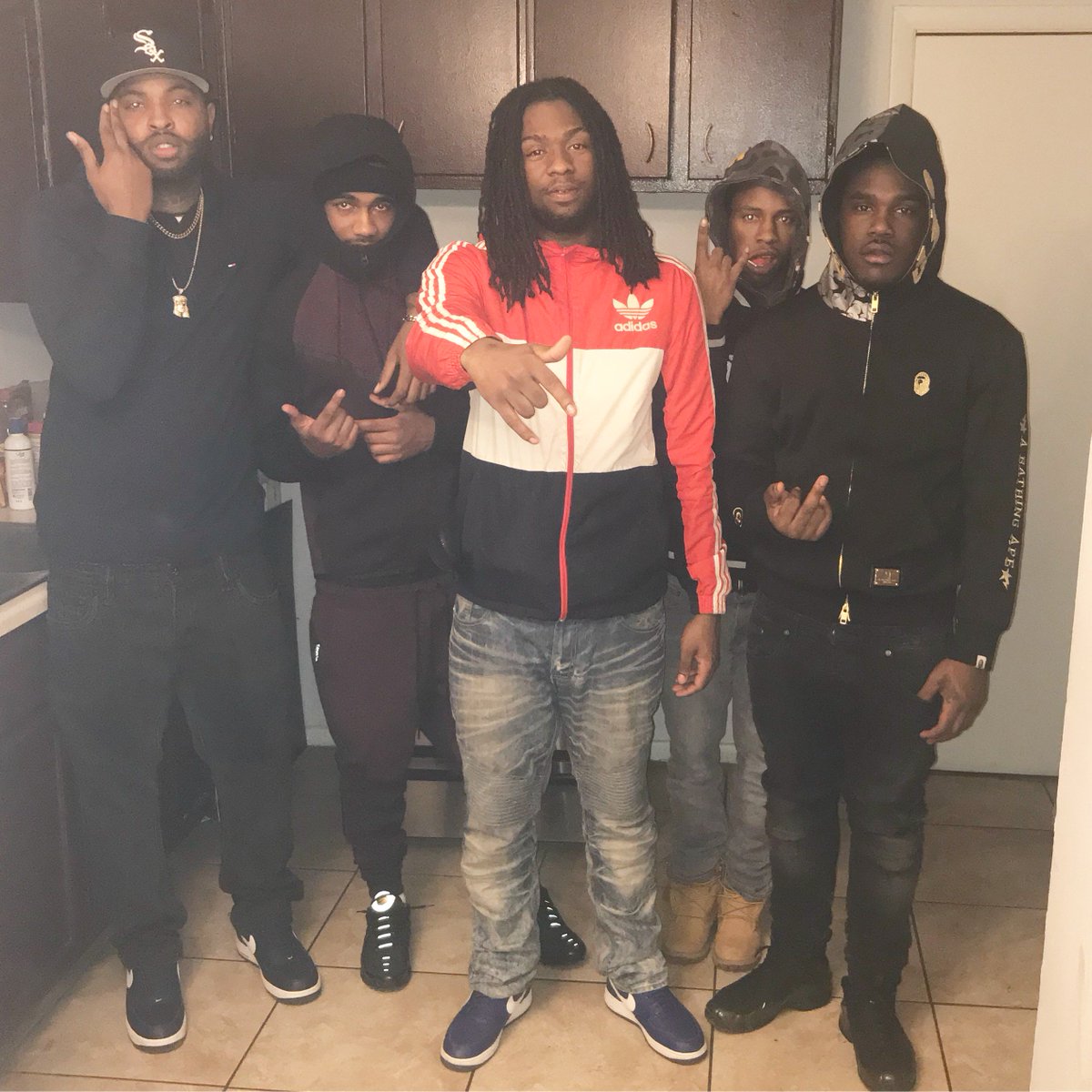 2pistolz_ 🦍🤘🏽🔥 tweet media
