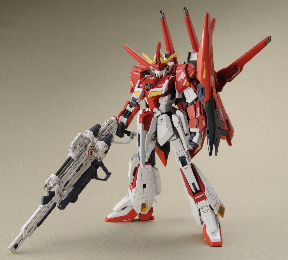 トライエイジ繋がりということでハイパーZガンダム炎。RGベースで製作