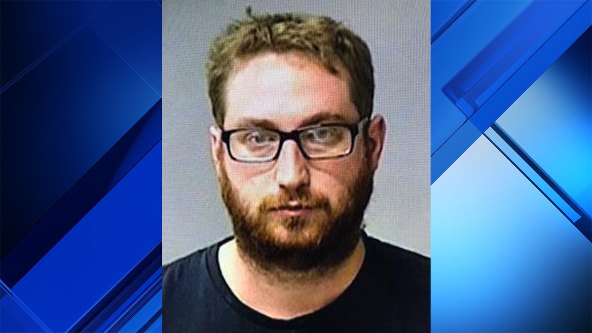 Police say mom was killed by son after video game argument bit.ly/2r4oRtp https://t.co/ZUZXeeMDg0