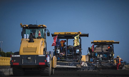 well_winning's tweet photo. Road machinery could be one of XCMG trump cards. Partners like roller &amp; paver have conquered clients with excellent performance: rollers easily flatten barriers &amp; pavers follow closely paving ways to success. Choose your workmates: https://t.co/ZQMJRinE9i https://t.co/A0SQrISvFI https://t.co/eSjsXsaOqP