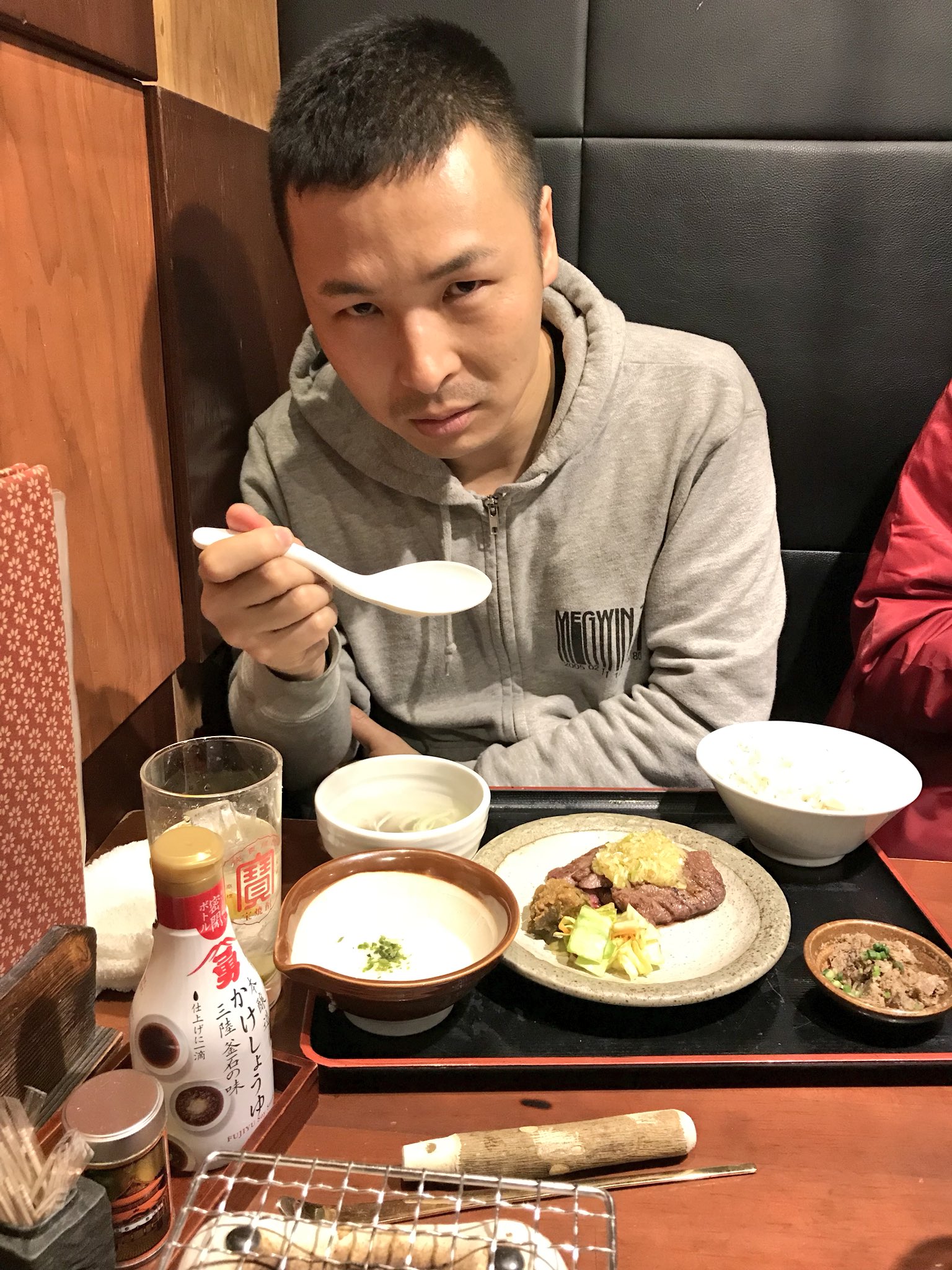 デカキン 板前さんみたいな髪型のmegwinさんとご飯に行ってきました そして今帰宅 ただいまー T Co 9g7rnz0r4f Twitter