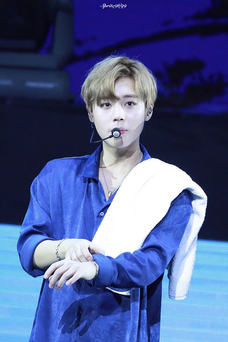sprite_9699's tweet photo. 180114 Macau FM
#박지훈 #워너원
#지훈 #jihoon #parkjihoon
#wannaone https://t.co/yNWPDOFsJh