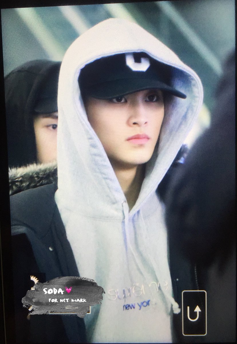 soda990802's tweet photo. 180114 ICN🛫️#NCT #MARK #마크 
have a good time~💓 https://t.co/4dXQiGItB6