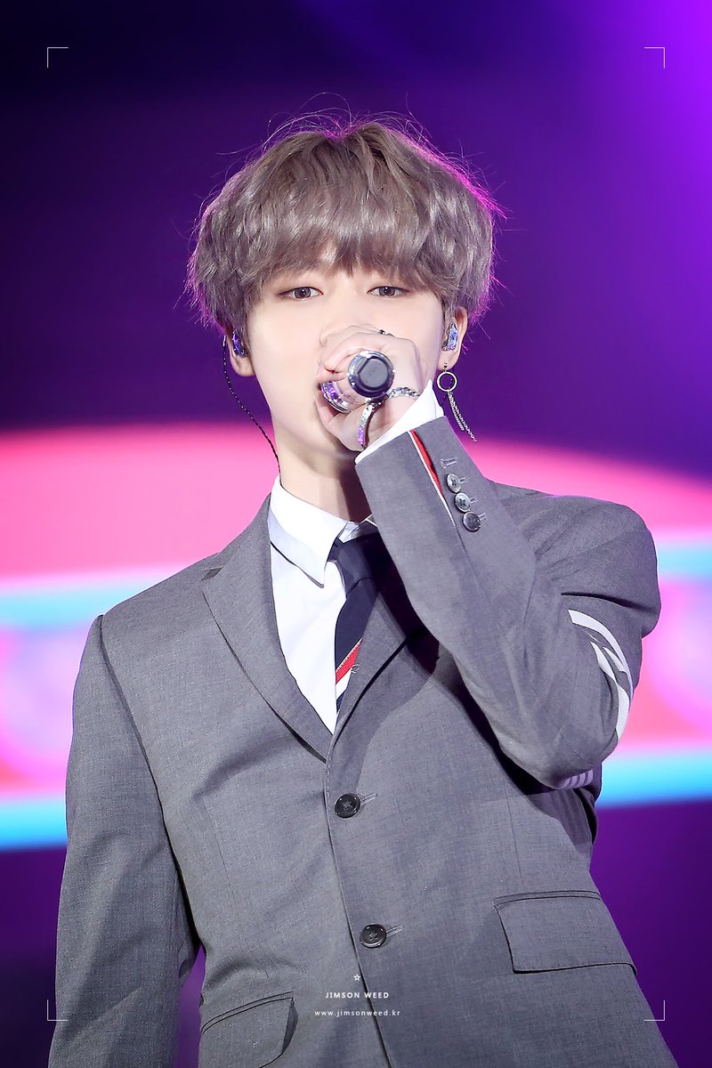 captivate_jimin's tweet image. [PREVS] 180114 BTS 4TH MUSTER -Day2 #BTSMUSTER_DAY2 @BTS_twt 
#지민 #JIMIN #BTS #방탄소년단 
#아미는_방탄없이_못4니까 💜
• ©JIMSONWEED