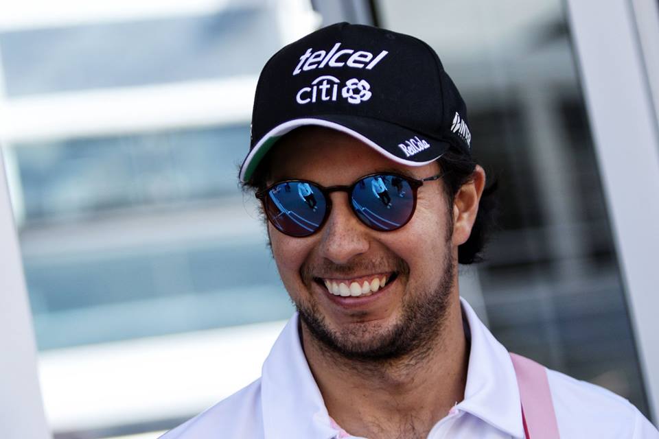 Telcel_Racing's tweet photo. #FelizDomingo @SChecoPerez buscará en 2018 superar la barrera de los 5⃣0⃣0⃣ puntos en #F1.
En siete temporadas, suma 4⃣6⃣7⃣ unidades. 
#DatoTelcel #AMáximaVelocidad https://t.co/aDvSnYeTcc