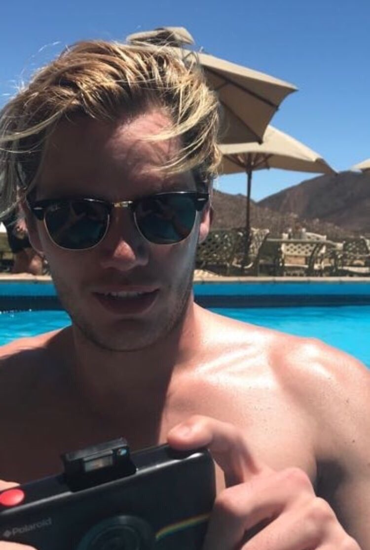 ForeverAliRae's tweet photo. 🌞🌞🌞 https://t.co/Y9DK5xGASA