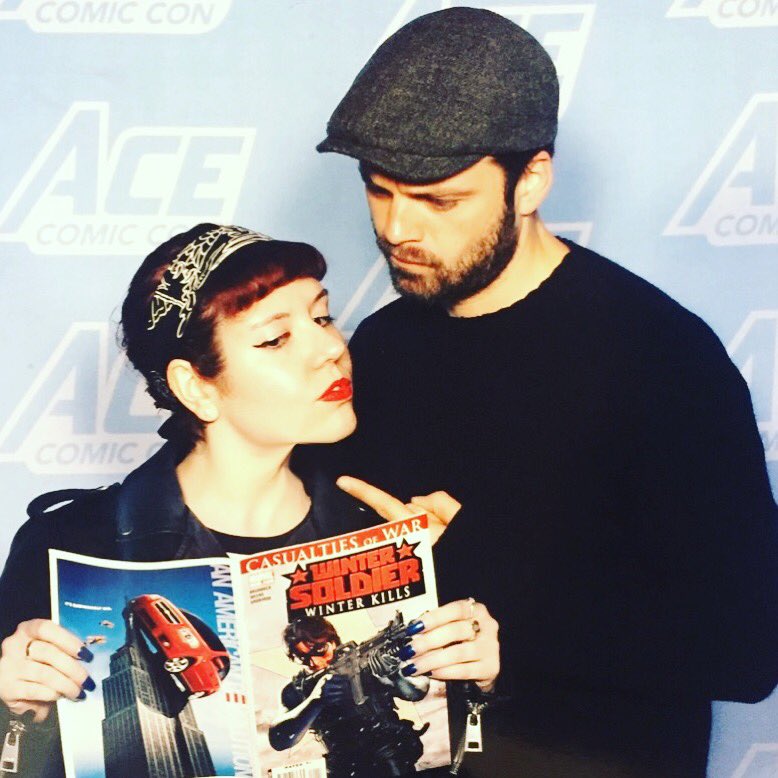 Kartworthy's tweet photo. Just one more page and then I’m all yours. #GeekGirlProblems https://t.co/Naafpf9wv2