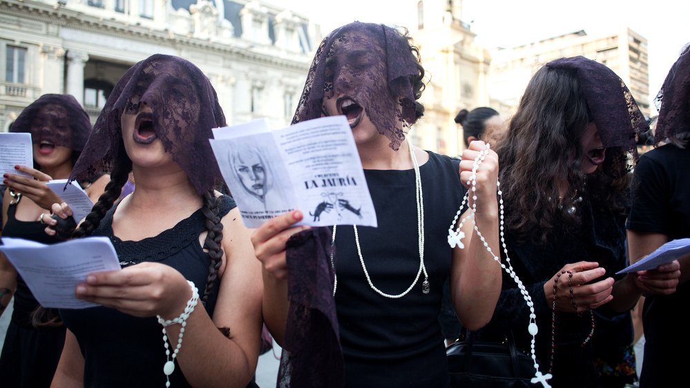 Vision2Double's tweet photo. DOUBLE VISION: https://t.co/ydpIJuXPcl #PopeFrancis #news #chili #abused #Church #Solidarity #President #Michelle #Bachelet #protest #FranciscoEnChile #cathedral #Santiago #message #Friday #doublevision #Vision2Double @SuperVisionair subscribe https://t.co/LBQJBJ2Tbp https://t.co/0FghHC0I4Q