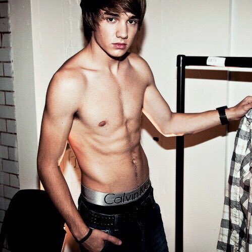 _Just_Kate2015_'s tweet photo. 🔥🔥🔥🔥OMG🔥🔥🔥🔥
              I’M DEAD😍

#iHeartAwards #BestSoloBreakout #LiamPayne https://t.co/4UEGEHxsKz