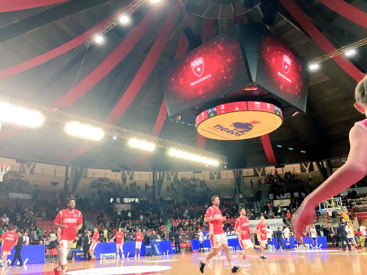 PallVarese's tweet image. 🏀 Manca pochissimo a #VarTor, siete pronti? Al #PALA2A mancano solo 15 min alla palla a due! 💥 #GOVARESE