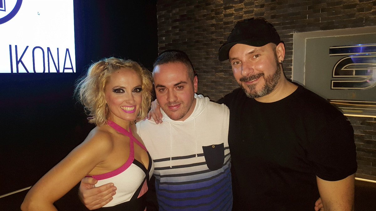 Impresionante, maravillosa y emotiva presentación de <a href="/calaitos2017/">calaitos</a> ayer con su nuevo disco "De Vuelta" en la sala Silikona de Madrid!
Fué una noche mágica para todos nosotros, donde nos abristeis vuestro corazón y disfrutámos de un concierto que os vamos a agradecer SIEMPRE ❤