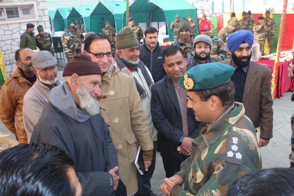 ChinarcorpsIA's tweet photo. #Army celebrates #Veterans Day at #BB cantt . An interactive session was held with the Veterans, #ZSWO and #DPDO alongwith provision of medical & dental services .@adgpi @NorthernComd_IA https://t.co/M27EtmtCwd