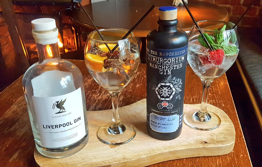 BullsHeadMobb's tweet photo. Its #GameTime... #Liverpool vs #Manchester 
Who's going to Gin? Whatever the score ⚽️ both these #Gins are winners🍹
@LiverpoolGin @MCR_ginUK #ginandtonic #theperfectmatch @LFC @ManCity #LIVMCI #Ginuary #Local https://t.co/1TZEenQs0q