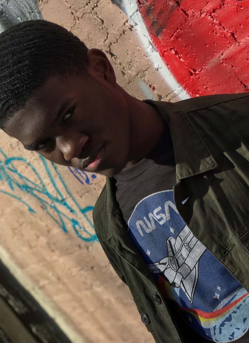 ZionAnsah's tweet photo. Who wants a photoshoot💯💯💯 https://t.co/5iYE5fnUEu