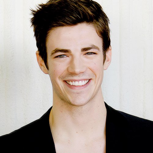 Happy birthday Grant Gustin 