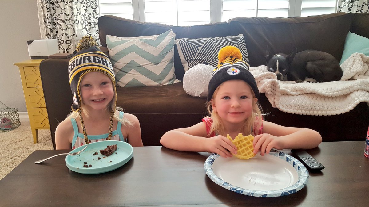 The nieces are ready for <a href="/Steelers/">Pittsburgh Steelers</a> football!! #herewego 🖤💛🏈🏈