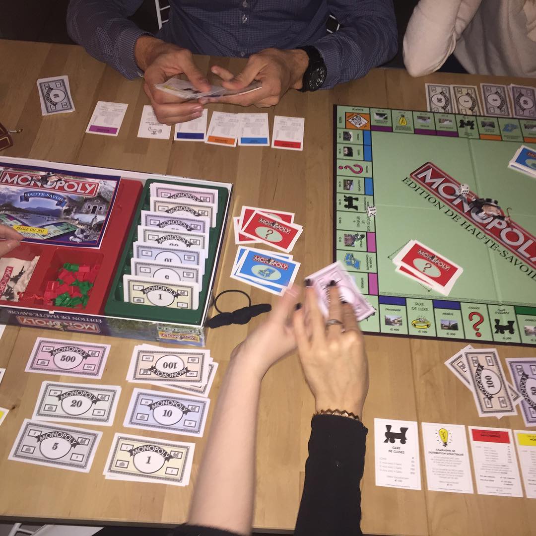 winningmovesfr's tweet photo. Repost via le compte Instagram de @apartyplay
Le célèbre #Monopoly en version #HauteSavoie : venez construire un hôtel à #Samoens ou prendre la gare d'#Annecy ! 😉
#monopolyregion #savoie #region #editionregionale #jeudesociete #j2s https://t.co/dLe1by9bLE