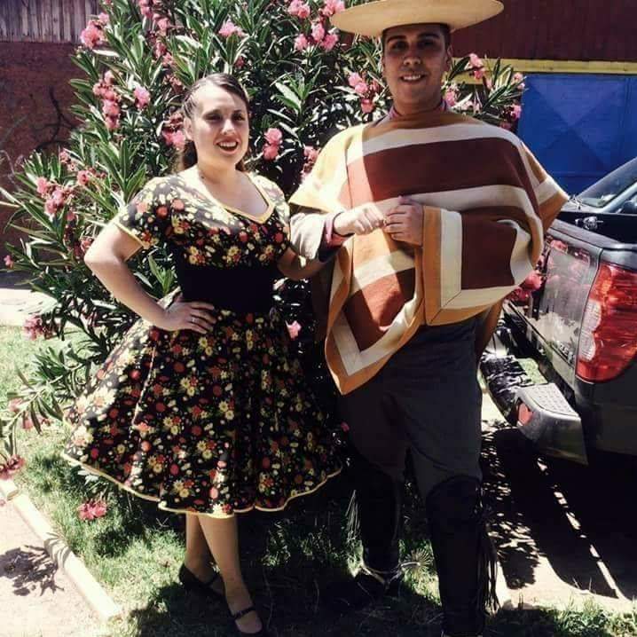 MatiiasG16's tweet photo. @leonardofarkas  hola somos una pareja dedicada a nuestro baile nacional (cueca) hemos sido elegidos para ir a representar a nuestro país al campeonato internacional de cueca Miami 2018, por lo que tenemos que costearnos el viaje necesitamos apoyo para ir.
Matías y Javiera https://t.co/ZJta1wGJzR