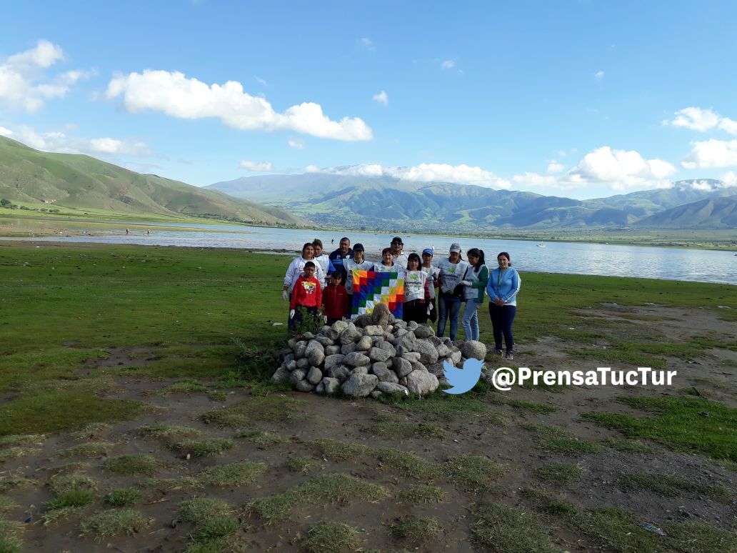 PrensaTucTur's tweet photo. 1) Gran impacto en el paisaje tuvo el inicio del programa de concientización #YoMeSumo del EATT en El Mollar ayer gracias al compromiso de las mujeres de la Comunidad originaria, empresarios locales y la @Comunadelmollar #Campaña 👏👏 https://t.co/3kOHw5TlO4