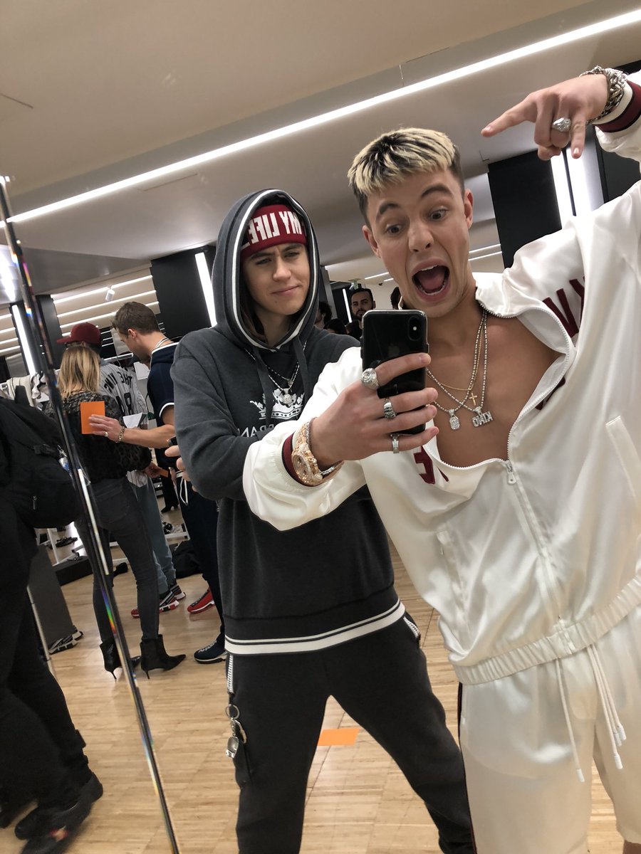 UpdatesDallasSp's tweet image. Cameron y Nash juntos de nuevo en Milán