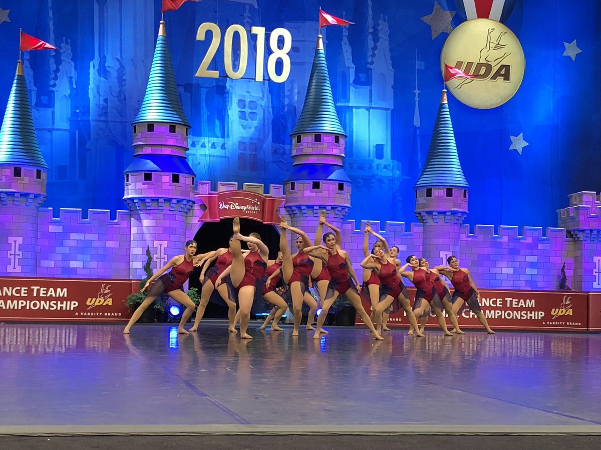 Those lines though 😍 <a href="/UWEC_DanceTeam/">UWEC Dance Team</a> in Open Jazz Finals! #UDACollegeNationals