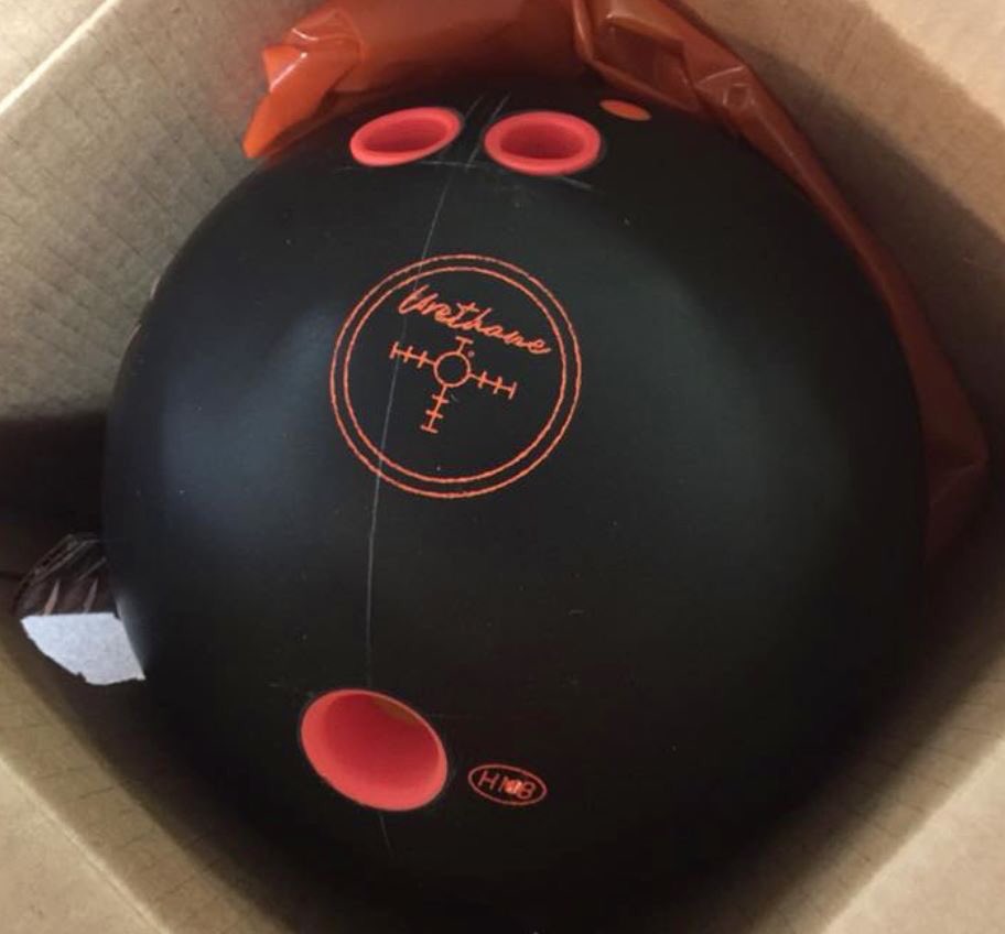 HammerBowling's tweet photo. Grip color makes the ball! Do you always match your inserts? #HammerBowling #NothingHitsLikeAHammer #BlackWidowUrethane https://t.co/kYAapsafkW