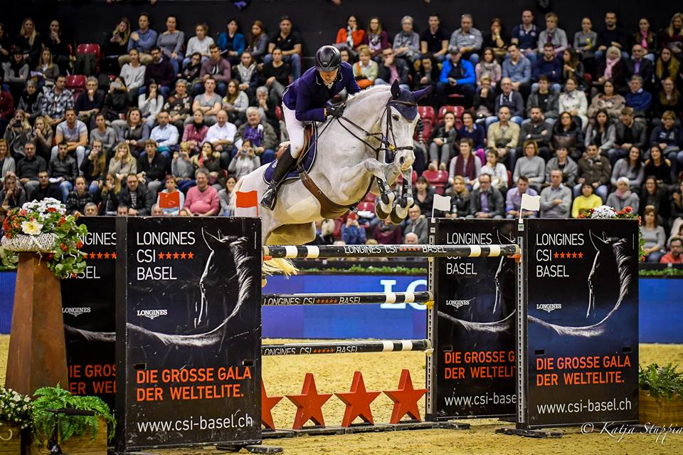 dans_la_foulee's tweet photo. La Suisse triomphe à domicile dans le Grand Prix du #CSIBasel ! → https://t.co/DQ09jvxTXz 🇨🇭 (Photo © CSI Basel) https://t.co/wvf7RMHssa