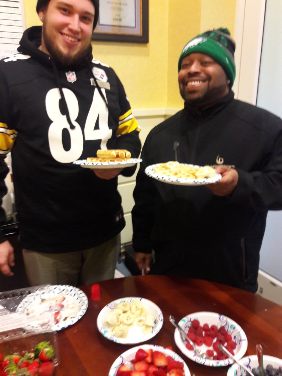 nanperusse8's tweet photo. We appreciate our #VBInhouse team a "waffle" lot #vbinthehouse #workfamily @DiamondsResorts @hawaniaga @istayvacationed @quincy_wm https://t.co/QvfphpC64J