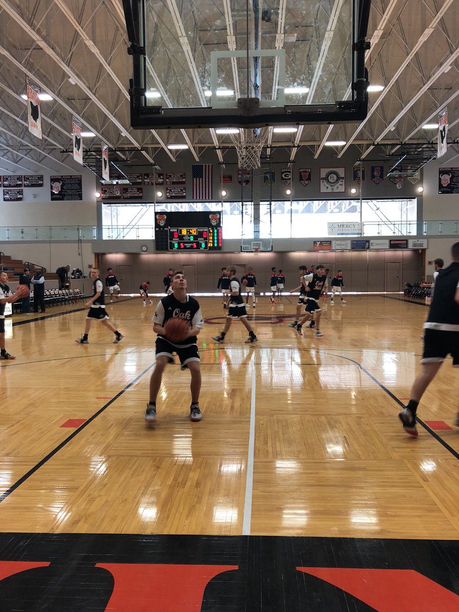 MMCClassic's tweet photo. Oak Hill warming up for their 1:30 game against JFK Catholic in the MMCClassic https://t.co/TVAD7Fti4Q