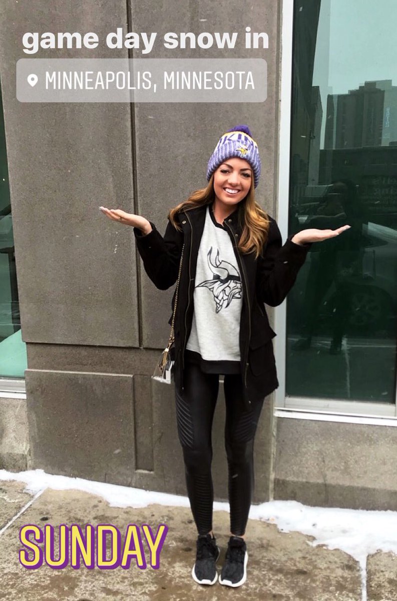 rockkyyyy's tweet image. game day in minneapolis! SKOL @Vikings 💜💛 #itsreallycold