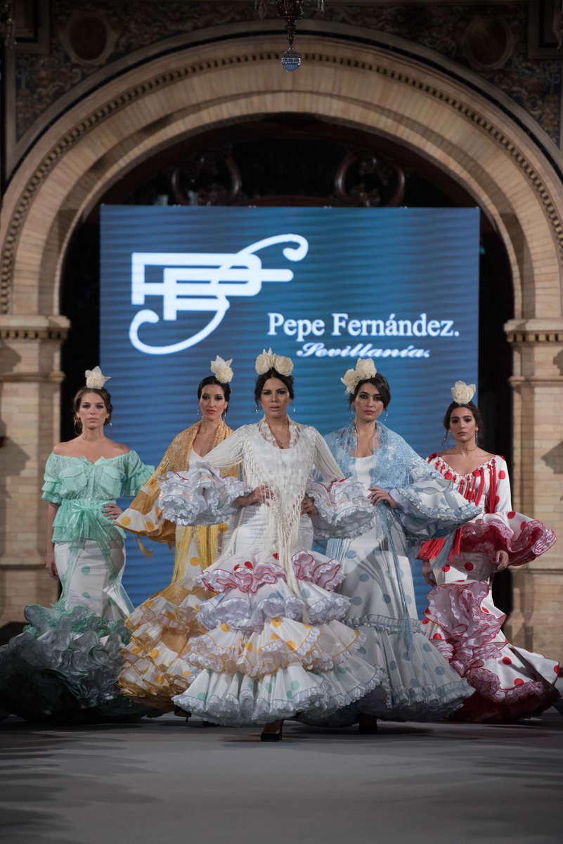 flamencuraweb's tweet photo. 11 defiles, más de 220 diseños y más de 13 horas de pasarela. Ya en la web la crónica del sábado de @WeLoveFlamenco.
https://t.co/fV1zYdzSS7

#modaflamenca #modaflamenca2018 #flamenca #flamencas #flamenco #weloveflamenco  #weloveflamenco2018 #wlf2018 #wlf18 https://t.co/c9JxH7HkFX