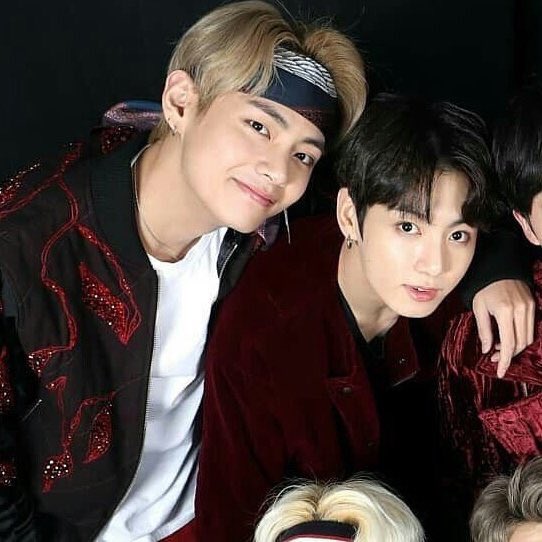 Taehyung’s arm around Jungkook is not even a concept anymore, it’s part of them. Jungkook will always incomplete without Taehyung’s arm draped into him! #vkook  #kookv #taekook