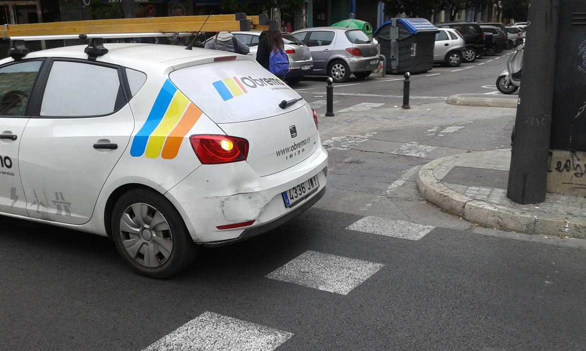 pacoguillem's tweet photo. Un resum del transportistes maleducats aparcats al carril bici @Mercadona
@Obremo_ES #AvicolaEsplugues #Anedilco https://t.co/KkkiAcRkP6